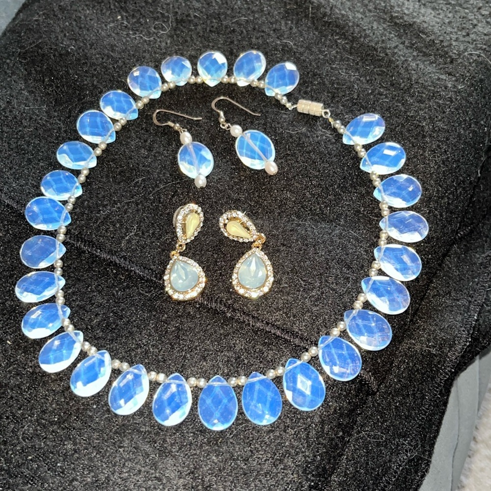 VINTAGE Dichrotic Glass Statement Necklace and 2 Pair of Earrings!! New!